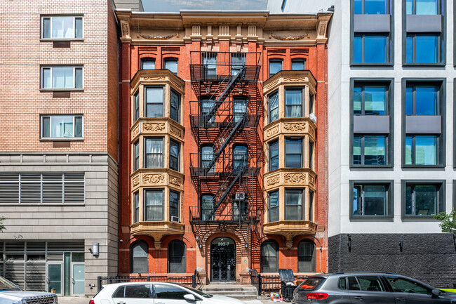 205 E 124th St in New York, NY - Building Photo - Building Photo