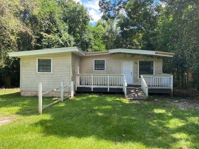 property at 1509 Mayhew St