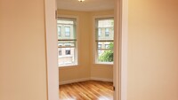 194 Kelton St, Unit 3 in Boston, MA - Foto de edificio - Building Photo