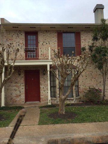 3205 Sycamore Ave in Bay City, TX - Foto de edificio