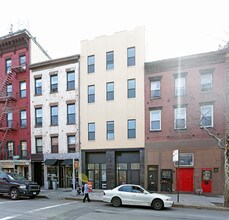 217 Court St in Brooklyn, NY - Foto de edificio - Building Photo