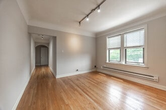 2322 N Rockwell St, Unit 1C in Chicago, IL - Foto de edificio - Building Photo