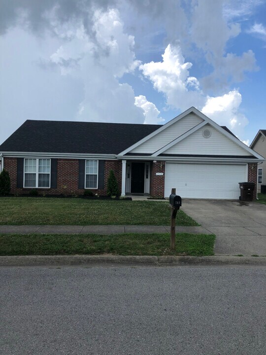 713 Amber Hill Dr in Richmond, KY - Building Photo