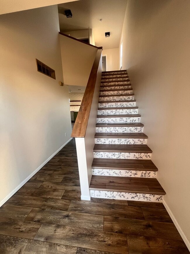 16785 Huntington Ln in St. Robert, MO - Building Photo - Building Photo