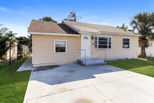 926 S B St in Lake Worth Beach, FL - Building Photo