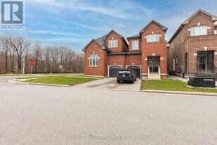 2 Titan Trail in Markham, ON - Building Photo
