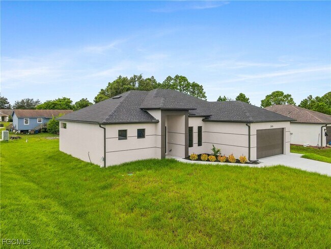 2809 25th St SW in Lehigh Acres, FL - Building Photo - Building Photo