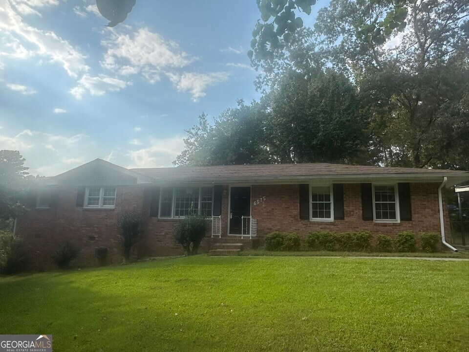 6575 Wendell Cir in Morrow, GA - Building Photo