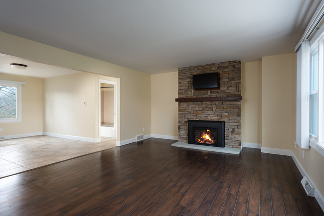 Lake Heights Apartments in Hamburg, NY - Building Photo - Interior Photo