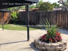 2709 St Marys St in Bakersfield, CA - Building Photo - Building Photo