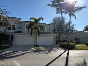 1425 Mariposa Cir in Naples, FL - Foto de edificio - Building Photo