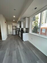 1325 Rodman St, Unit 2 in Philadelphia, PA - Foto de edificio - Building Photo
