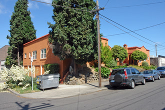 Seis Casitas in Portland, OR - Building Photo - Building Photo