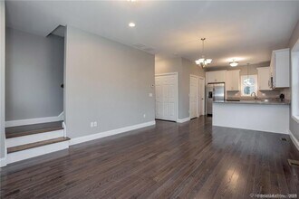 35 Ringgold St in West Hartford, CT - Building Photo - Building Photo