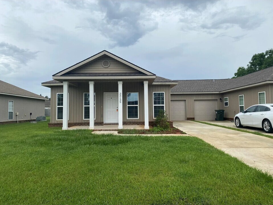 33139 Stables Dr in Spanish Fort, AL - Building Photo