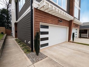 327 Coxe Ave in Charlotte, NC - Building Photo - Building Photo