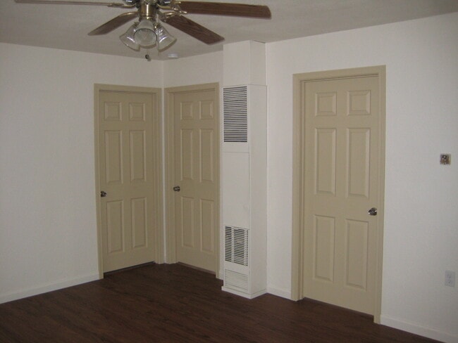 121 NE Long St in Canyonville, OR - Building Photo - Building Photo