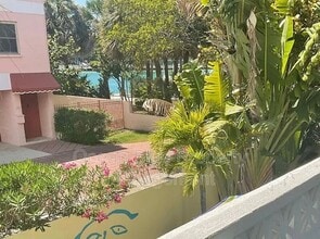 664 76th Ave in St Pete Beach, FL - Building Photo - Building Photo