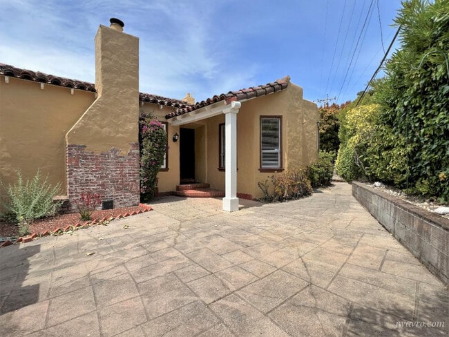 300 Laurel Ave in Millbrae, CA - Building Photo - Building Photo