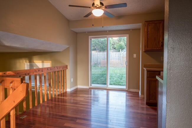 6567 Charter Dr in Colorado Springs, CO - Foto de edificio - Building Photo