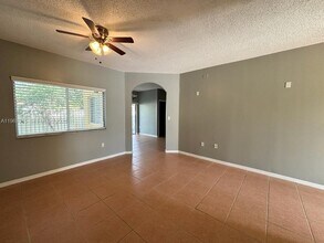 10225 SW 20th St in Miramar, FL - Building Photo - Building Photo