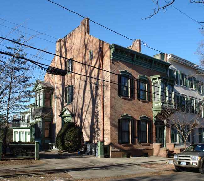 26 Washington Ave in Schenectady, NY - Building Photo - Building Photo