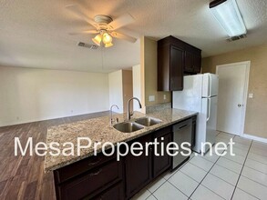 27535 Lakeview Dr in Helendale, CA - Building Photo - Building Photo