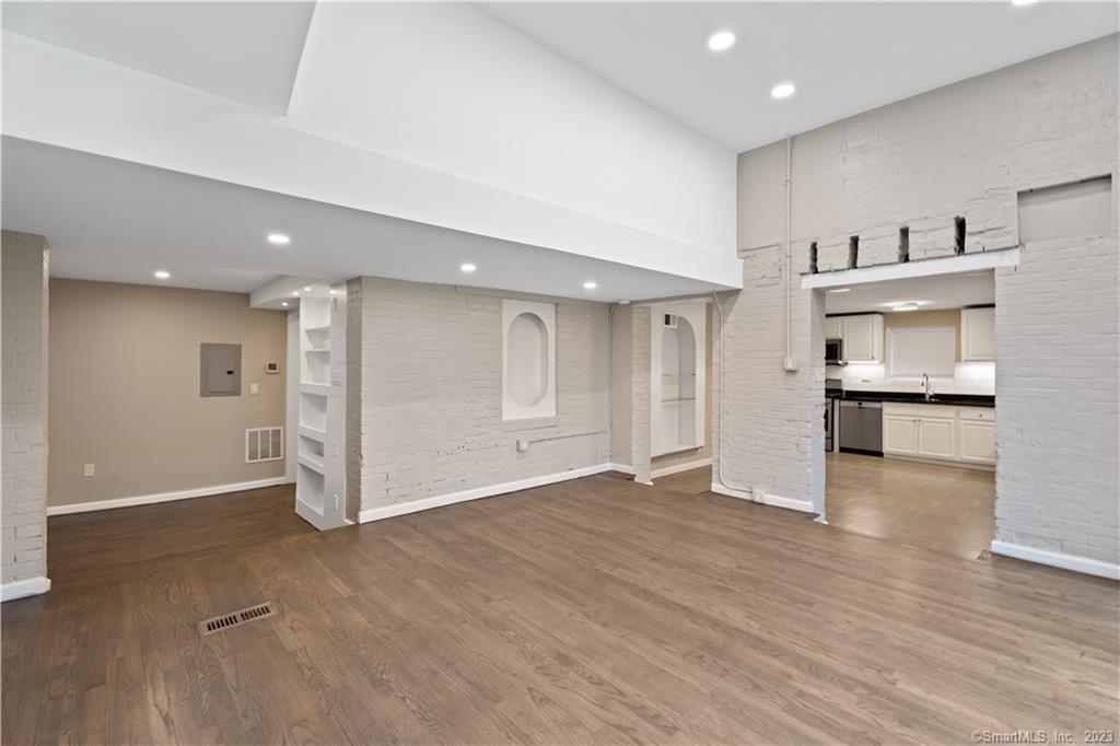 546 Chapel St-Unit -1 in New Haven, CT - Building Photo