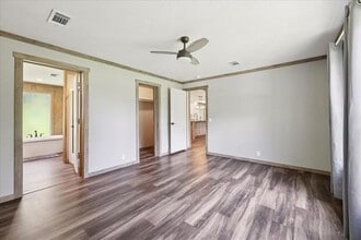 13585 Mesa Dr in Hamshire, TX - Building Photo - Building Photo