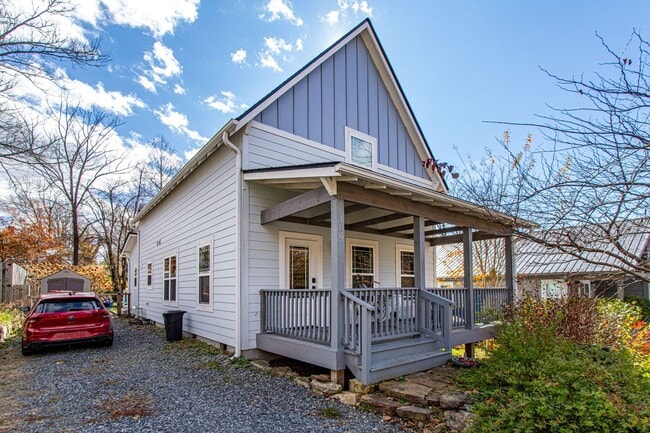 186 Burrell Ave in Brevard, NC - Building Photo - Building Photo