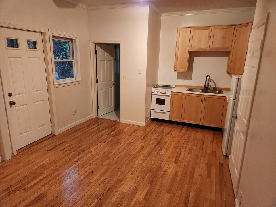 228 Newburyport Tpke, Unit Studio in Newbury, MA - Building Photo