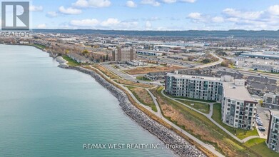 101-101 Shoreview Pl in Hamilton, ON - Building Photo - Building Photo
