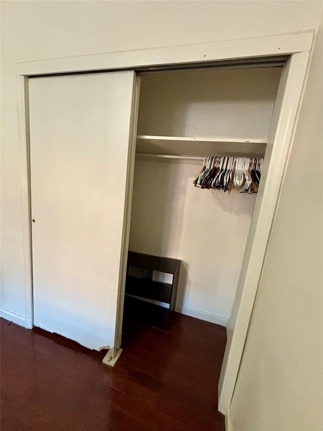 32-11 69th St in Queens, NY - Building Photo - Building Photo