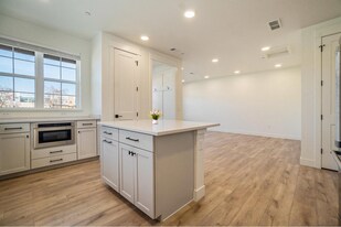 3045 E Trilby Rd in Windsor, CO - Building Photo