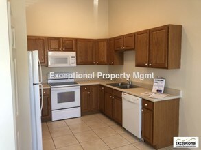 1242 SE 8th St in Cape Coral, FL - Building Photo - Building Photo
