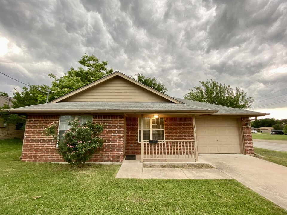 815 S 24th St in Temple, TX - Building Photo