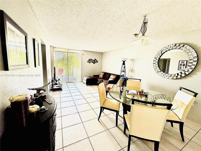 10700 SW 108th Ave in Miami, FL - Building Photo - Building Photo
