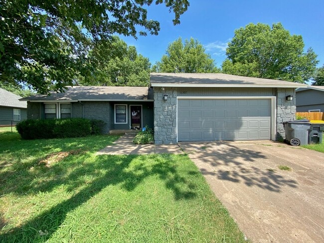 11307 S Ash St in Jenks, OK - Foto de edificio - Building Photo