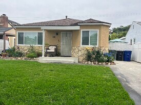 9517 Kauffman Ave in South Gate, CA - Building Photo