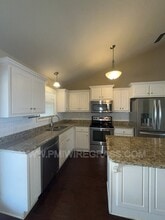 229 Lace Dr in Dothan, AL - Foto de edificio - Building Photo
