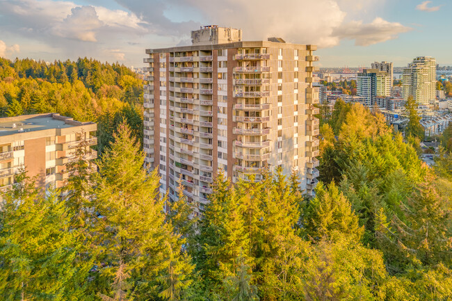 Capilano Building in North Vancouver, BC - Building Photo - Building Photo