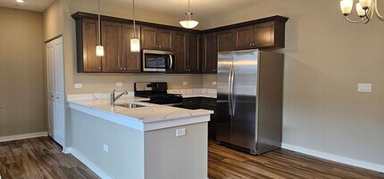 410 Timber Pointe Dr in Joliet, IL - Building Photo - Building Photo