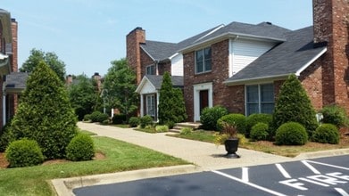 Windsor in Louisville, KY - Foto de edificio - Building Photo