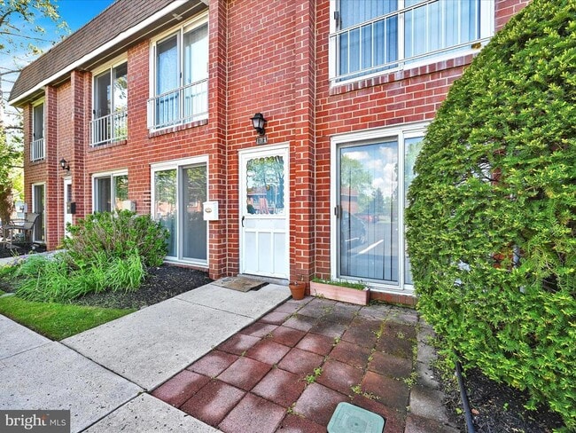 property at 212 Saratoga Ct