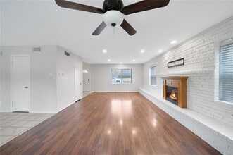 9227 Pinewood Dr in Dallas, TX - Building Photo - Building Photo