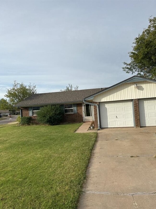 4708 SE Sunnymeade in Lawton, OK - Building Photo - Building Photo