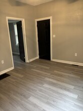 2303 E 81 St in Kansas City, MO - Building Photo - Building Photo