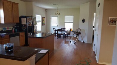 11725 Lansdowne Rd in Austin, TX - Building Photo - Building Photo