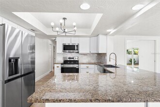 1455 54th Ave NE in St. Petersburg, FL - Building Photo - Building Photo