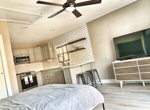 2704 Chinatown Alley in Sacramento, CA - Building Photo - Building Photo